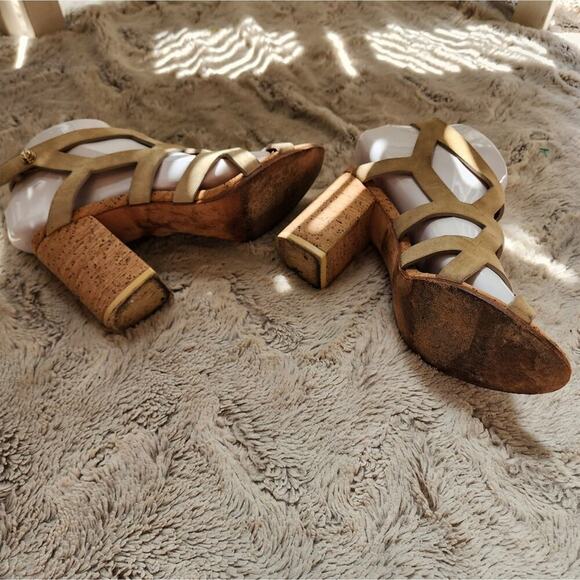 GIVENCHY STRAPPY BLOCK HEELS SIZE 37(6.5) - Picture 7 of 10